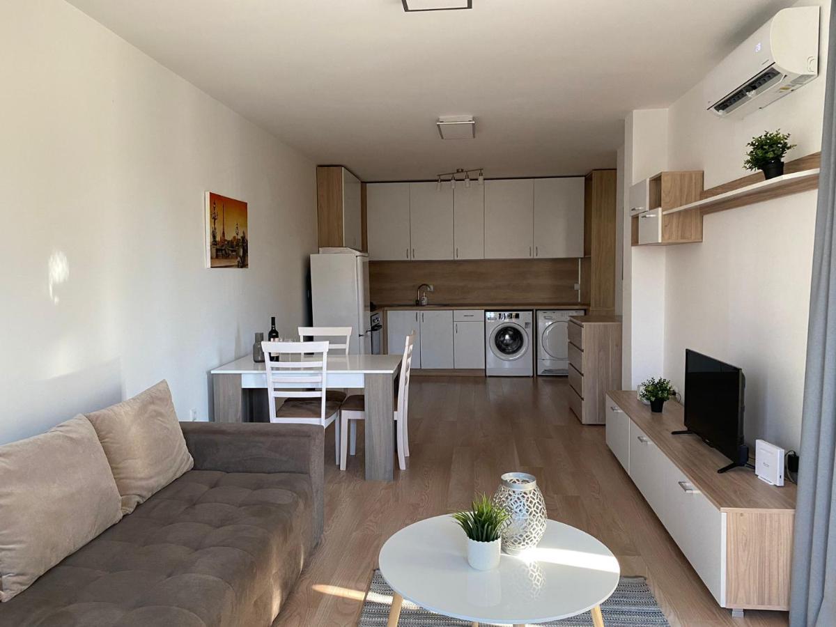 Brand New Apartment With Outdoor Swimming Pool Varna Esterno foto