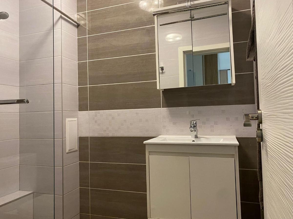 Brand New Apartment With Outdoor Swimming Pool Varna Esterno foto