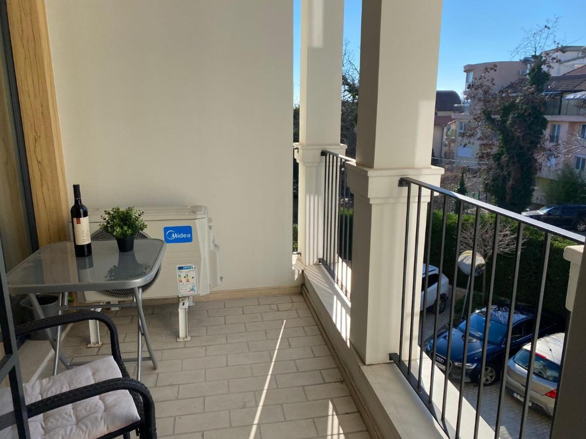 Brand New Apartment With Outdoor Swimming Pool Varna Esterno foto