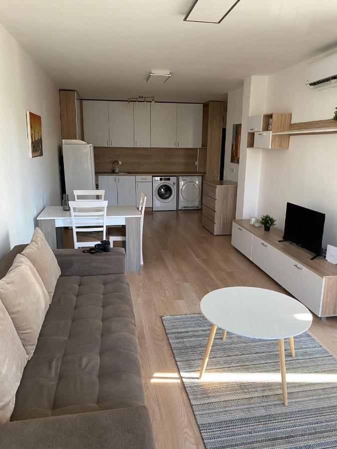 Brand New Apartment With Outdoor Swimming Pool Varna Esterno foto